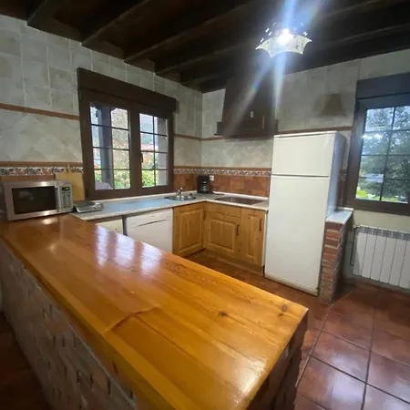 Avellanos Casa 1 컨트리하우스